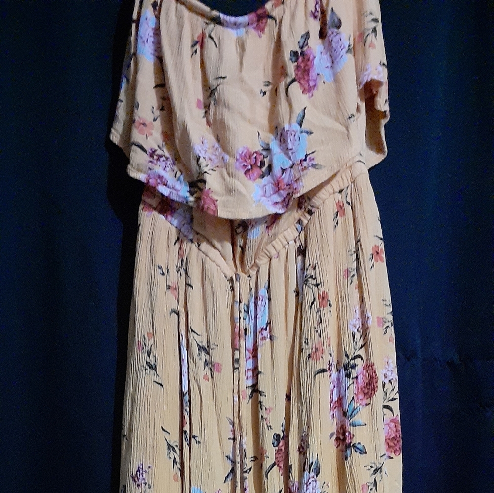 Strapless shorts jumper w/ slit in front legs